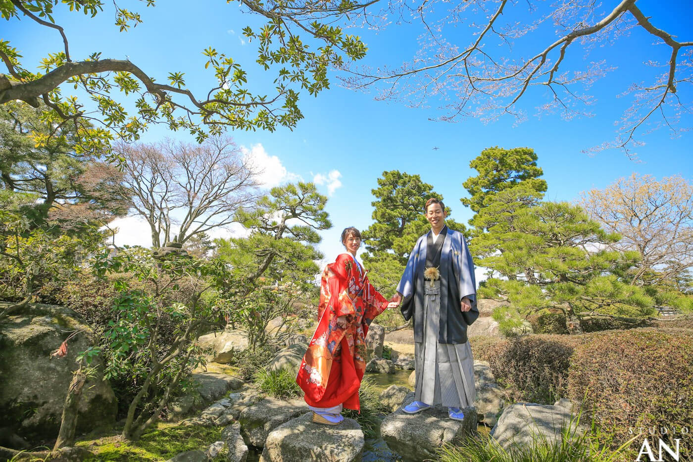 ギラギラの太陽の下で・・・!大濠日本庭園